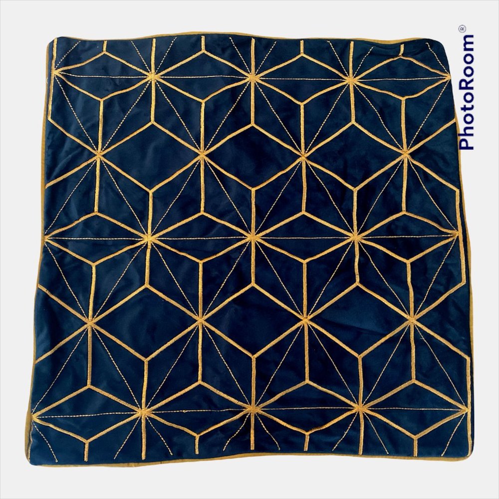 17 x 17" Navy Blue Gold Plaid Cushion Case Velvet To The Touch Throw Pillow Case